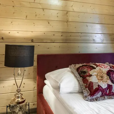 Franciszek Homestay